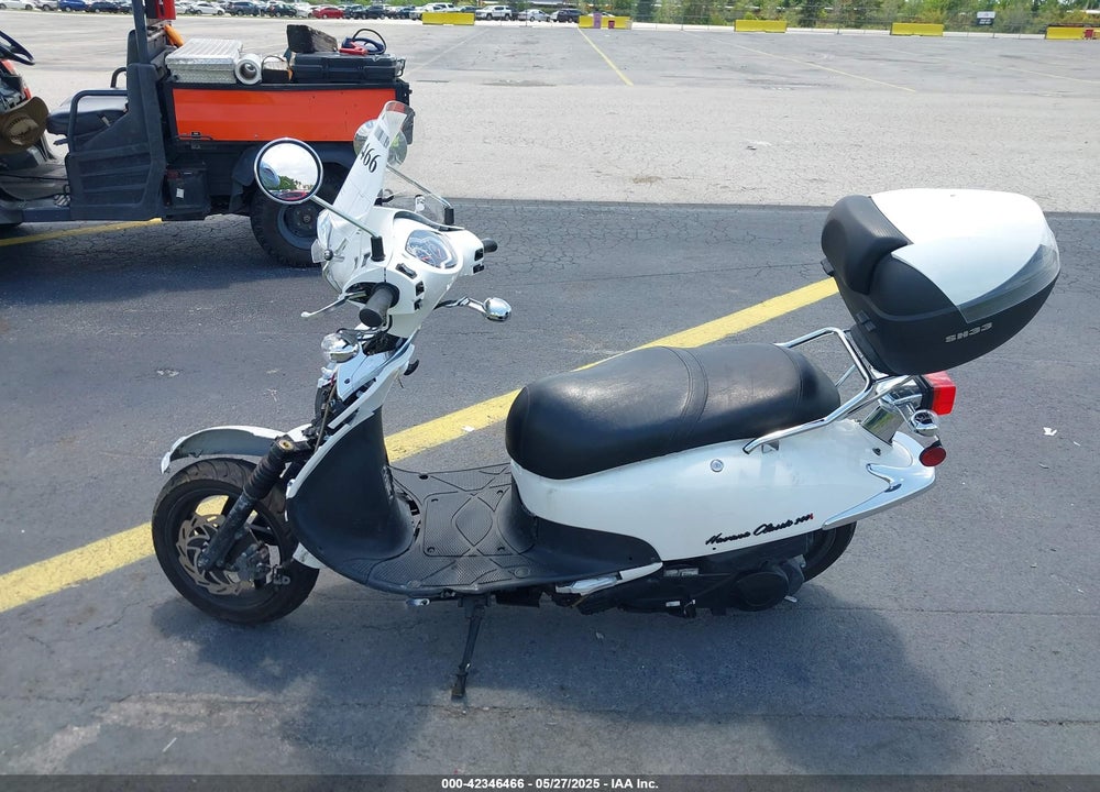 2023 SCOOTER 50CC VIN: RFGBSSLE4PX005464