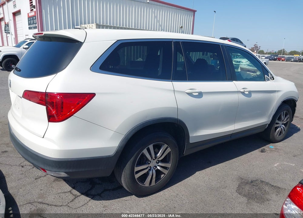 2018 HONDA PILOT EX VIN: 5FNYF5H32JB002168