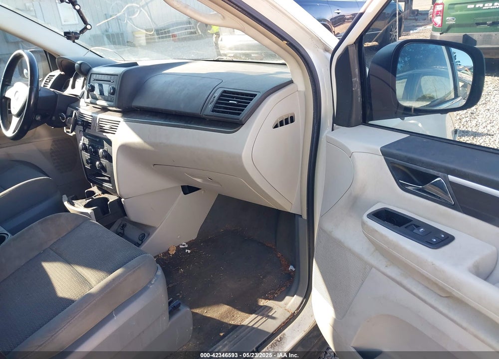 2010 VOLKSWAGEN ROUTAN S VIN: 2V4RW4D1XAR348434