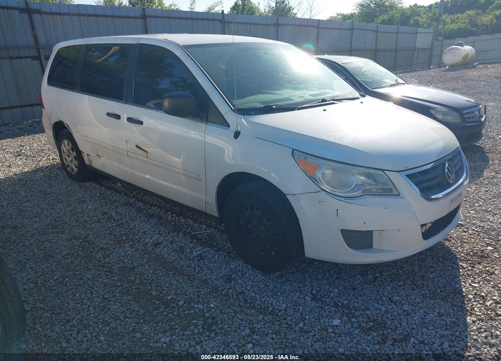 2010 VOLKSWAGEN ROUTAN S VIN: 2V4RW4D1XAR348434