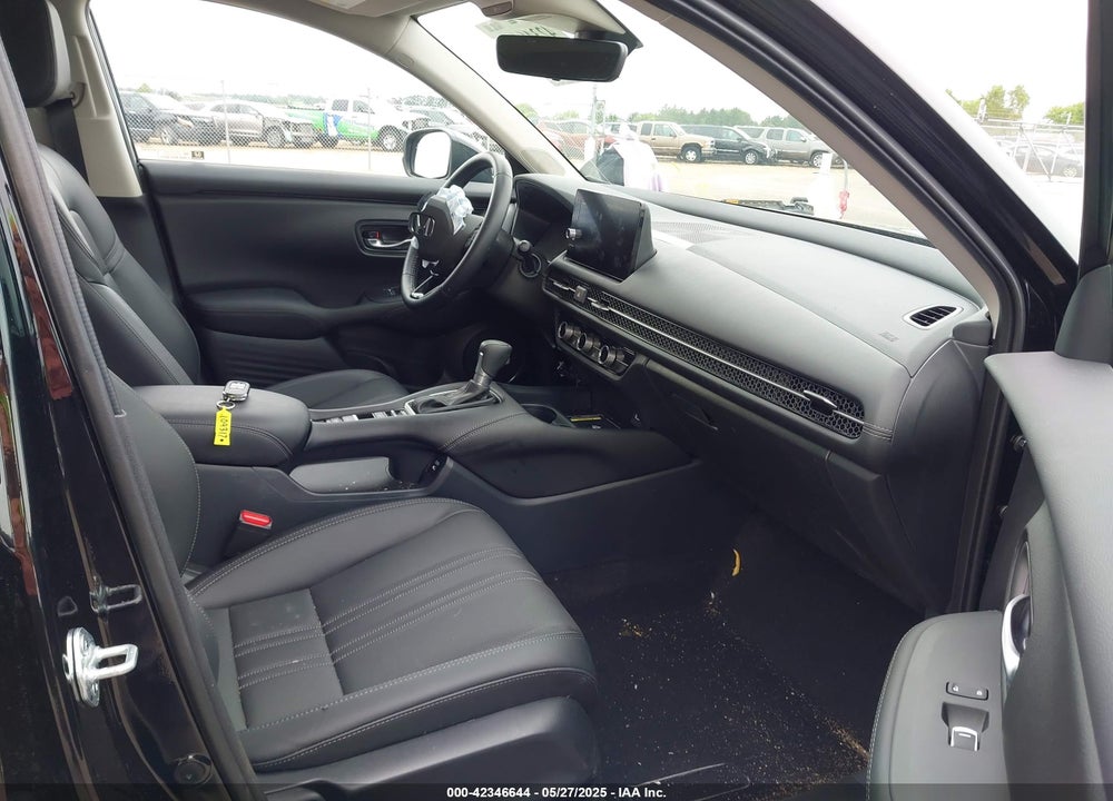 2025 HONDA HR-V VIN: 3CZRZ2H71SM745568