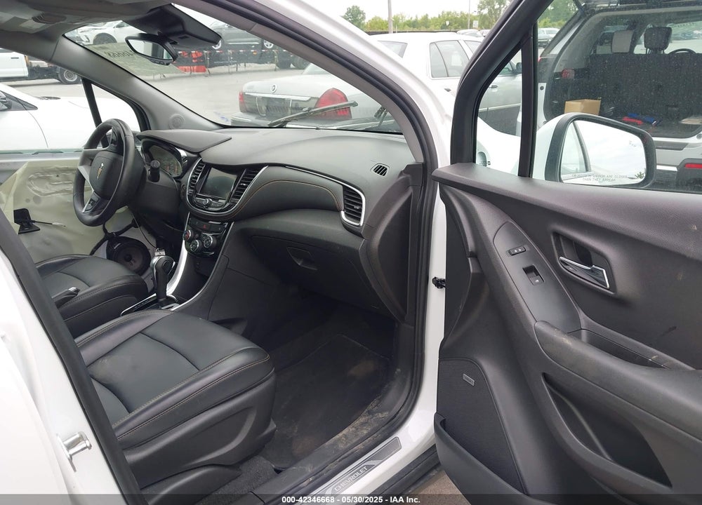 2020 CHEVROLET TRAX VIN: 3GNCJRSB0LL196680