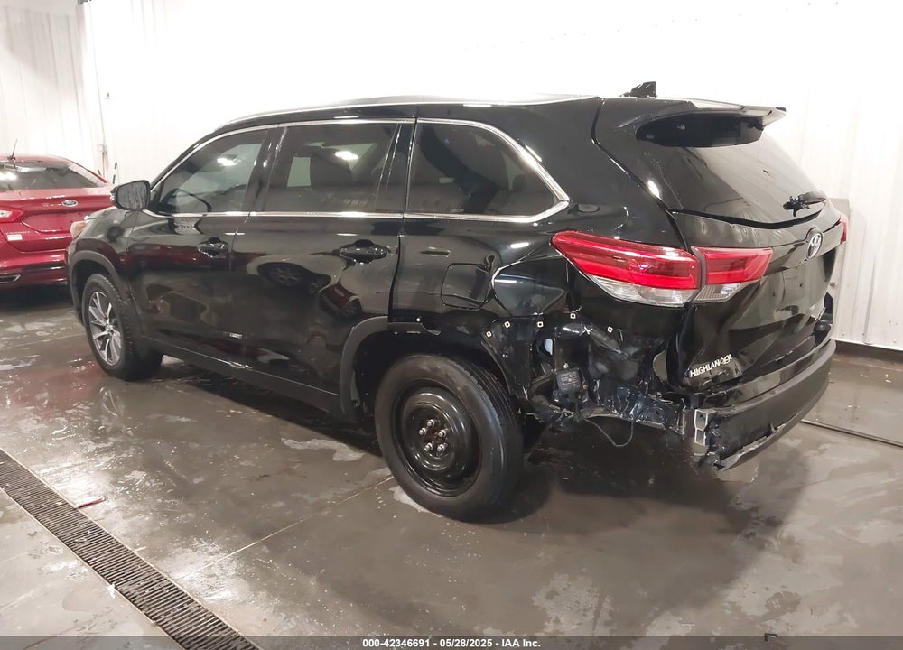 2017 TOYOTA HIGHLANDER VIN: 5TDJZRFH9HS394733