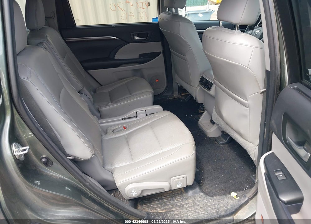 2015 TOYOTA HIGHLANDER VIN: 5TDDKRFH3FS095916