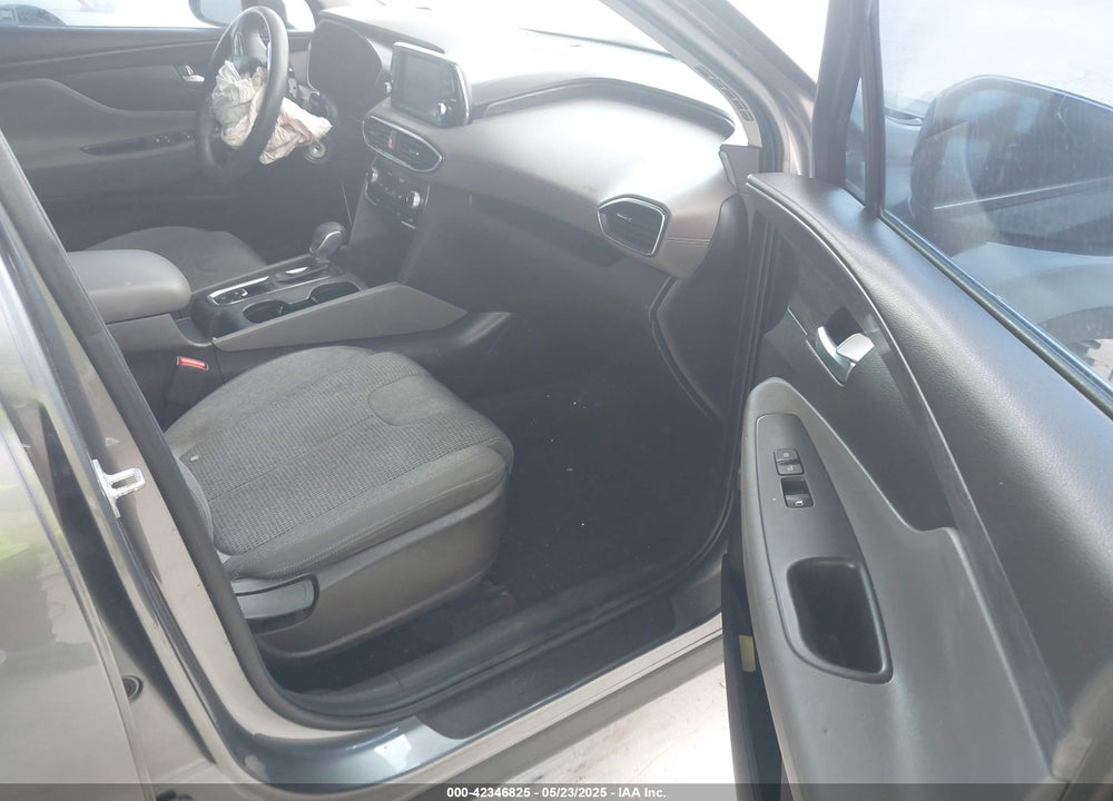 2019 HYUNDAI SANTA FE VIN: 5NMS2CAD5KH041586