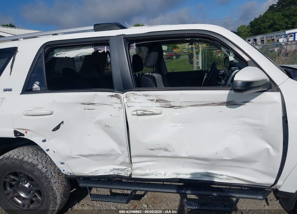 2020 TOYOTA 4RUNNER SR5 VIN: JTEBU5JR6L5819539