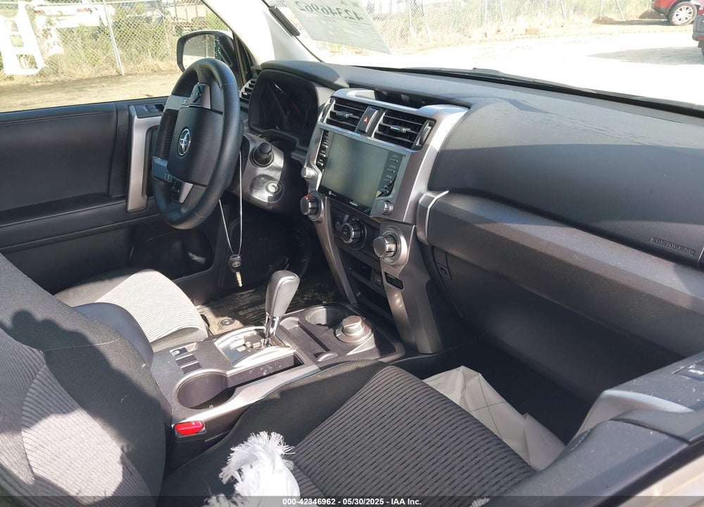 2020 TOYOTA 4RUNNER SR5 VIN: JTEBU5JR6L5819539
