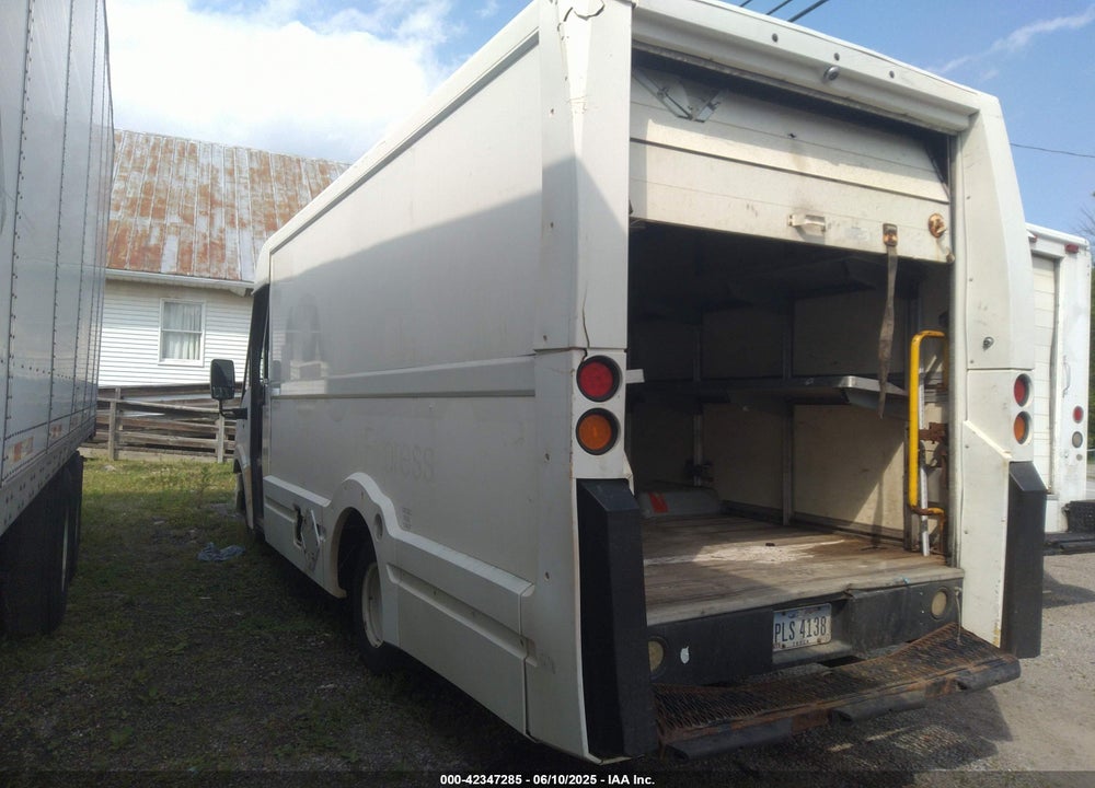 2013 ISUZU COMMERCIAL VAN VIN: JALB4T170D7W01642