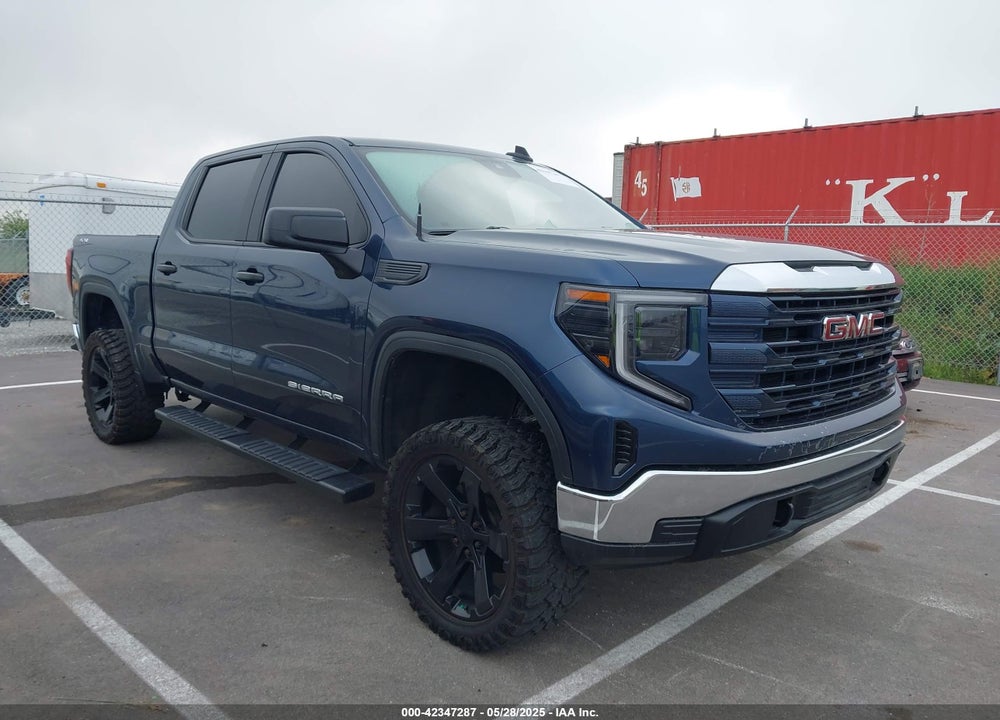 2022 GMC --- VIN: 3GTUUAED5NG642076