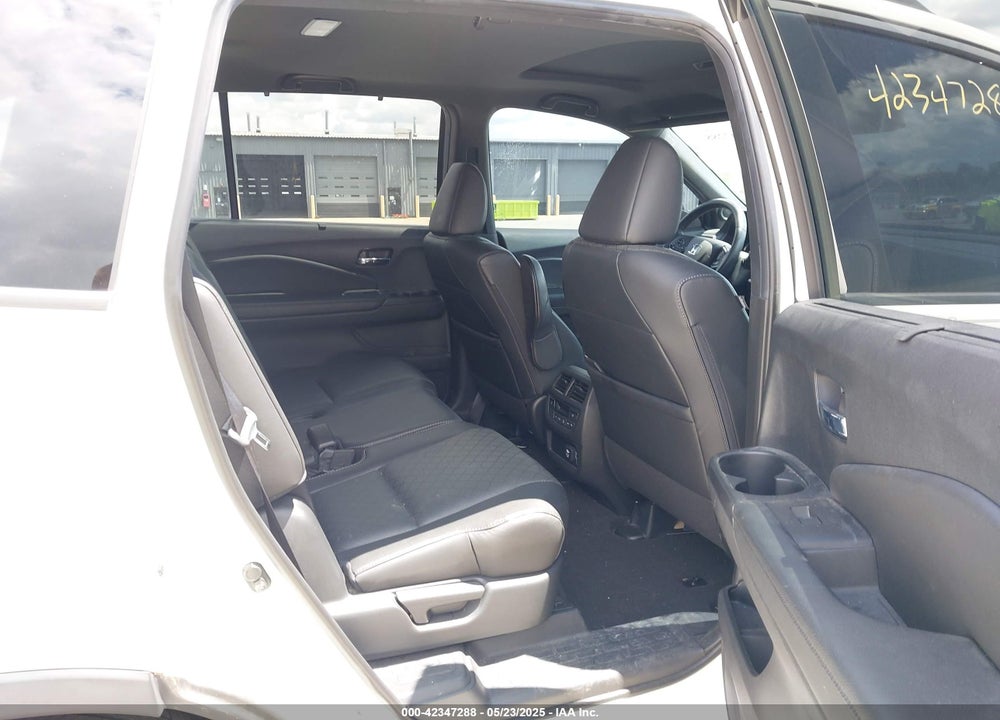 2019 HONDA PASSPORT VIN: 5FNYF8H90KB002211