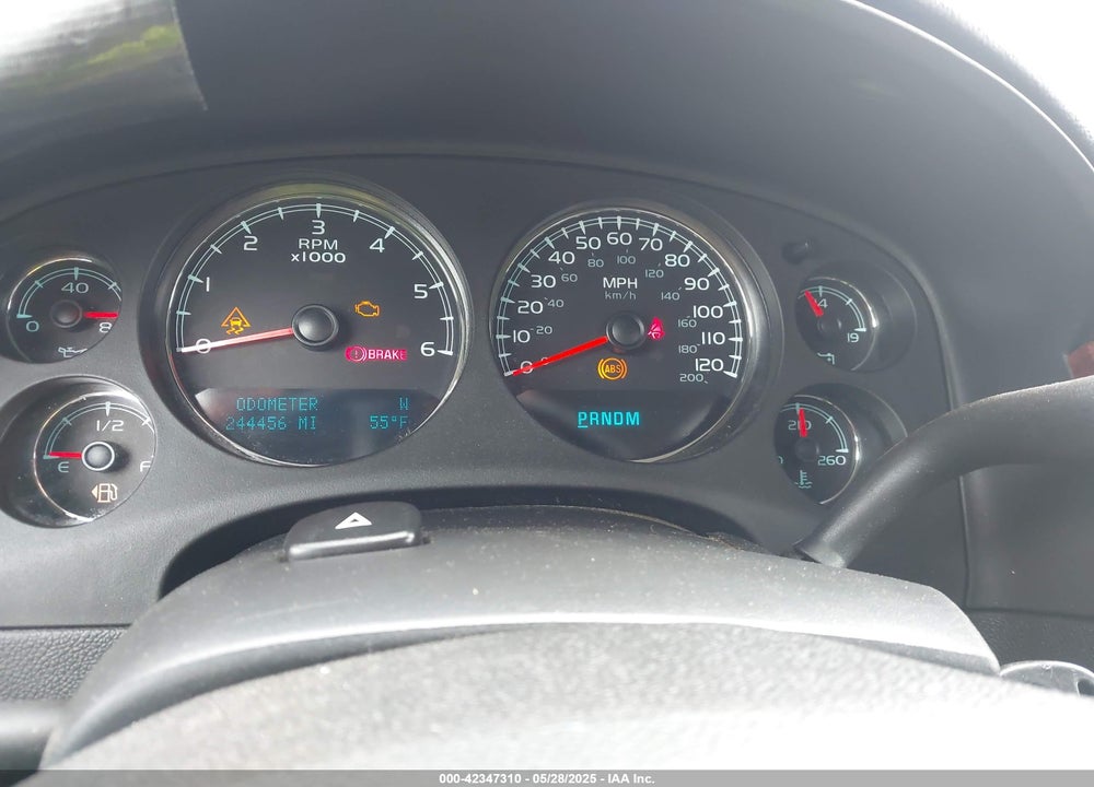 2011 CHEVROLET TAHOE LT VIN: 1GNSCBE0XBR111861