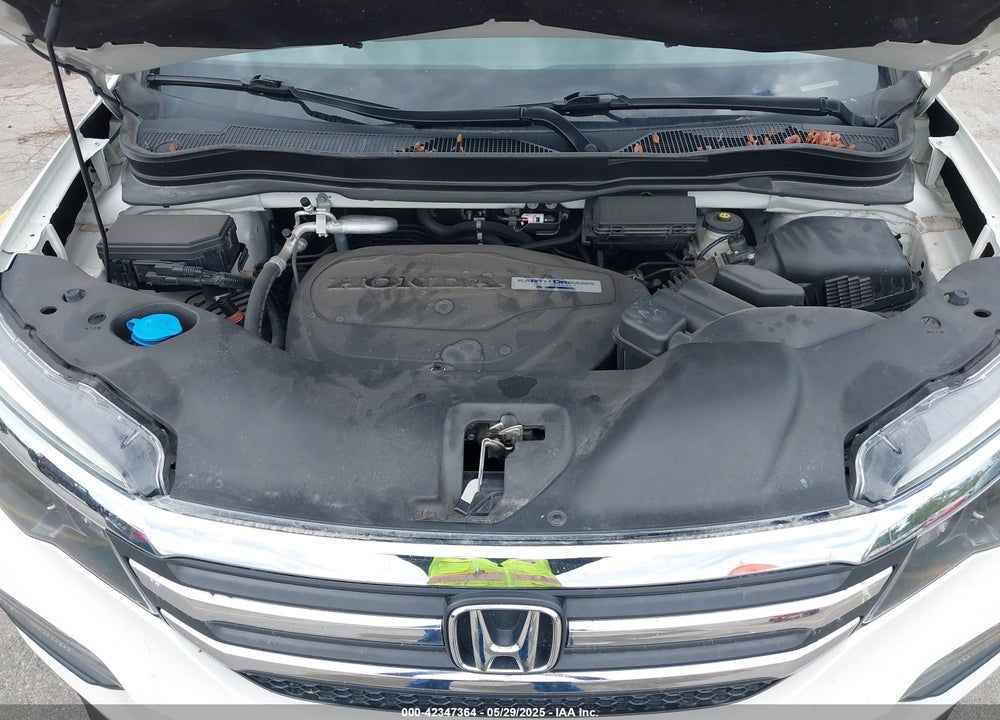 2017 HONDA PILOT VIN: 5FNYF6H55HB098573