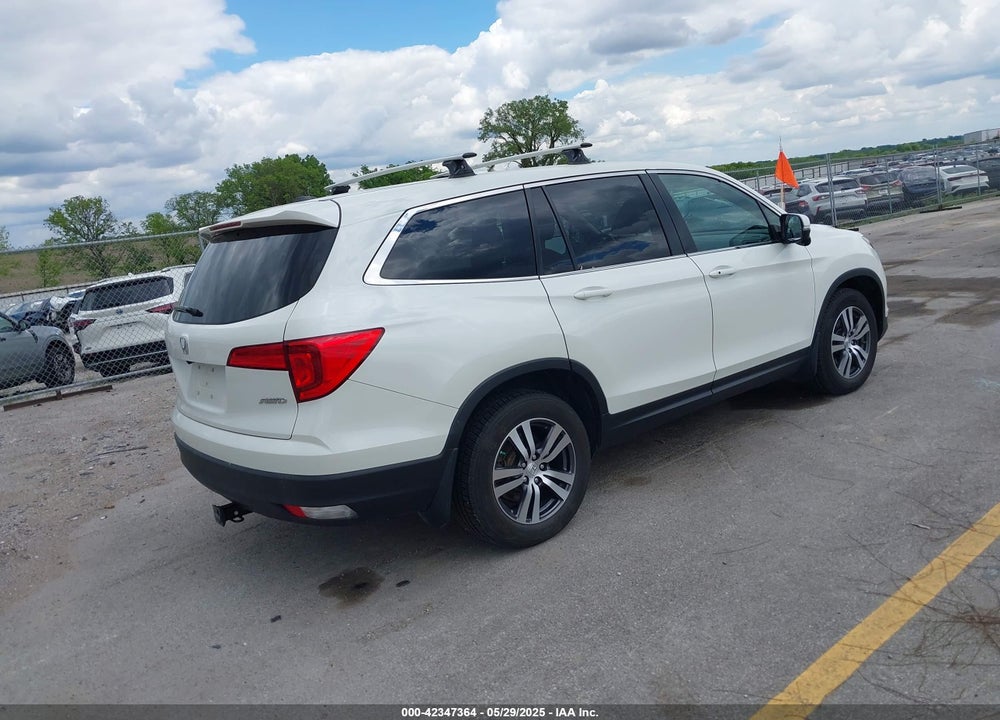 2017 HONDA PILOT VIN: 5FNYF6H55HB098573