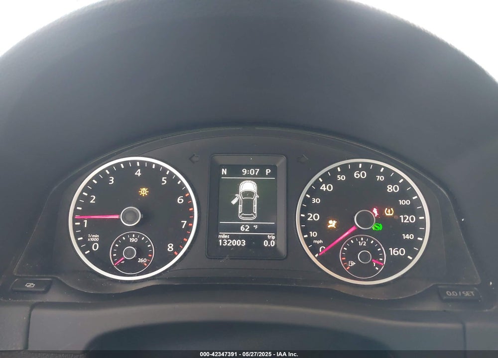 2010 VOLKSWAGEN TIGUAN VIN: WVGBV7AX5AW529548