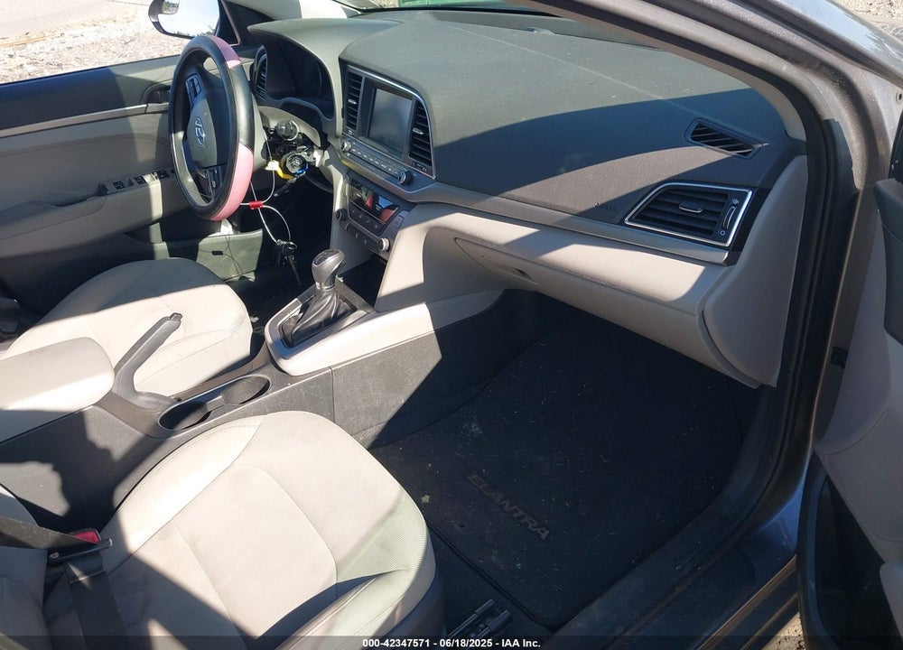 2018 HYUNDAI ELANTRA VIN: 5NPD74LF2JH374537