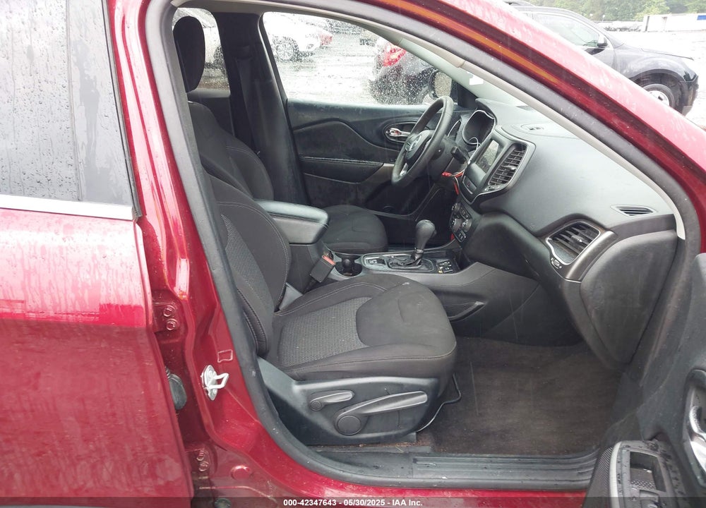 2019 JEEP CHEROKEE VIN: 1C4PJLCB1KD241460