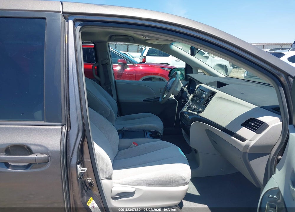 2011 TOYOTA SIENNA LE V6/LE V6 AUTO ACCESS SEAT VIN: 5TDKK3DC9BS011541