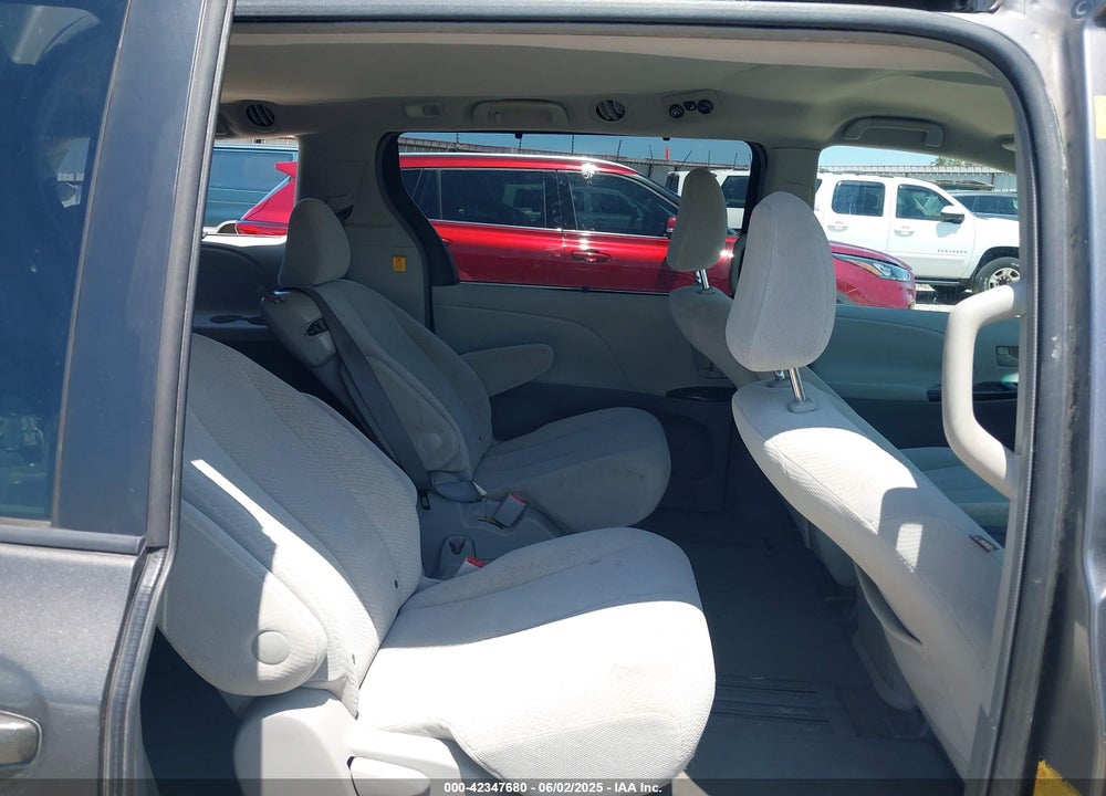 2011 TOYOTA SIENNA LE V6/LE V6 AUTO ACCESS SEAT VIN: 5TDKK3DC9BS011541
