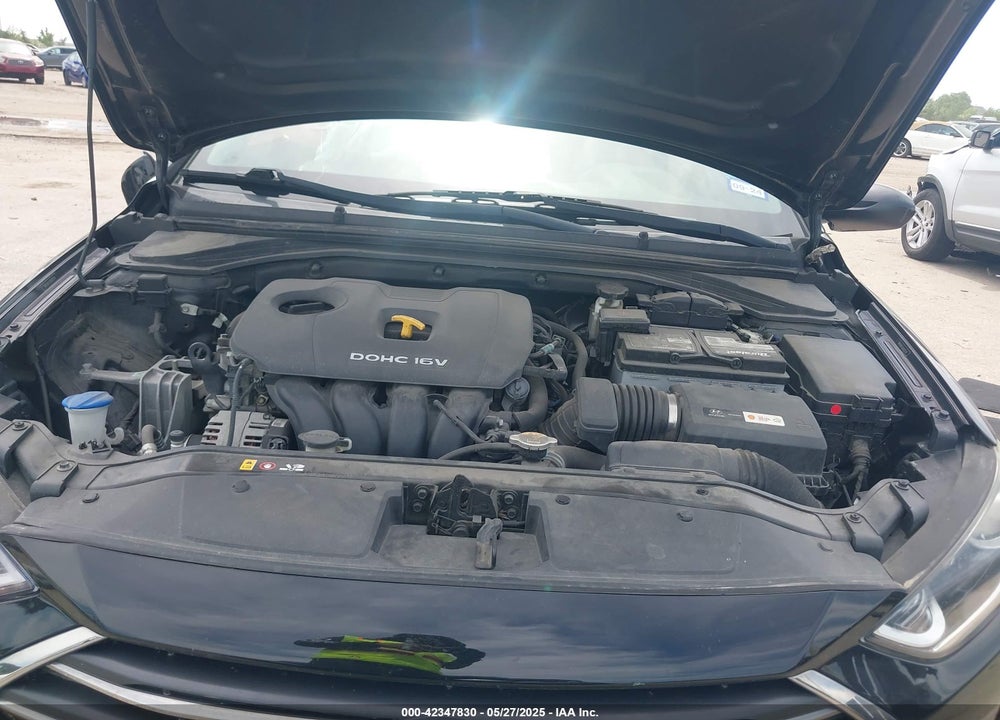 2018 HYUNDAI ELANTRA VIN: 5NPD84LF0JH262574
