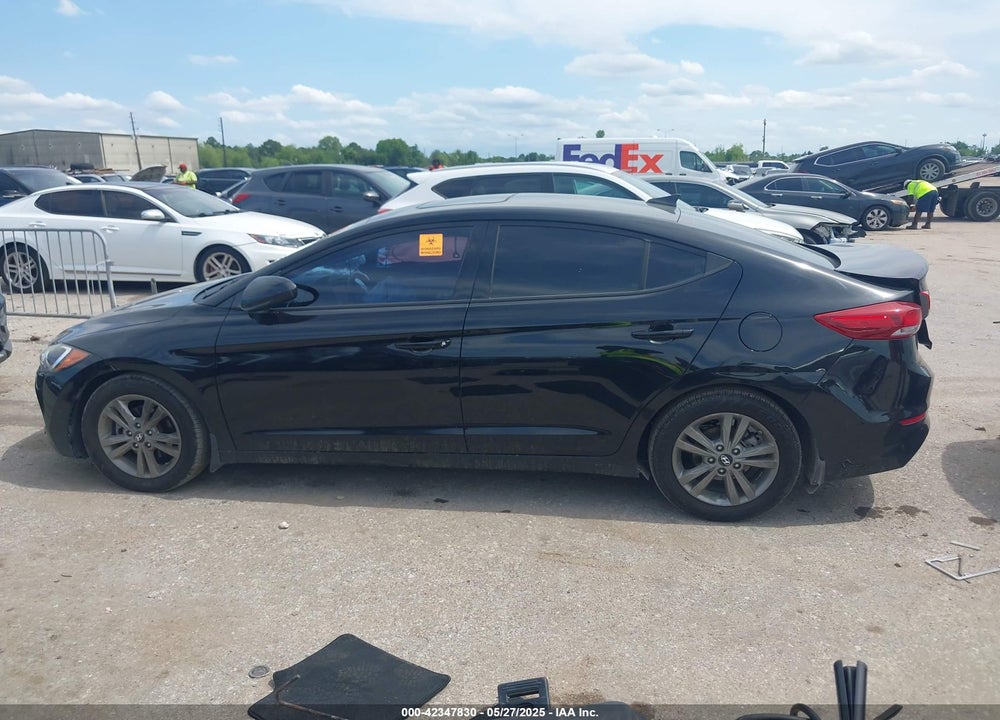 2018 HYUNDAI ELANTRA VIN: 5NPD84LF0JH262574