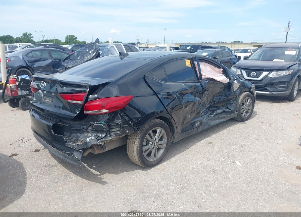 2018 HYUNDAI ELANTRA VIN: 5NPD84LF0JH262574