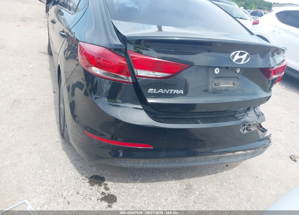 2018 HYUNDAI ELANTRA VIN: 5NPD84LF0JH262574