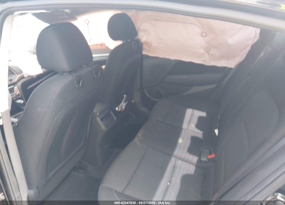 2018 HYUNDAI ELANTRA VIN: 5NPD84LF0JH262574