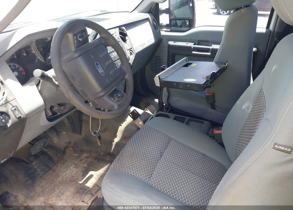 2016 FORD F-350 CHASSIS XL VIN: 1FDRF3F60GED30684