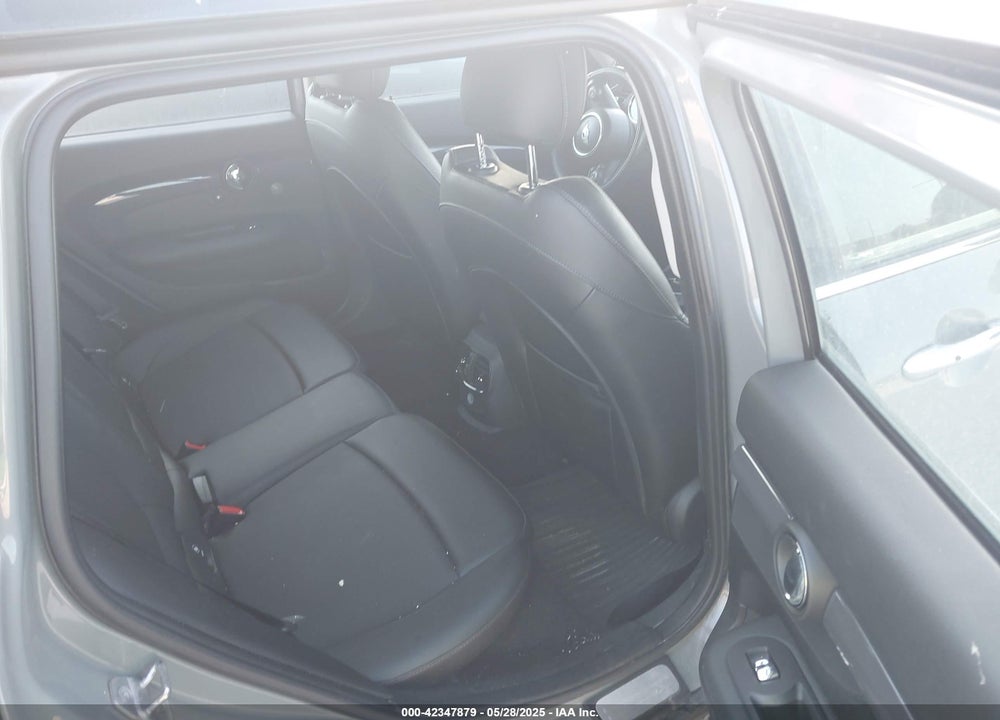 2017 MINI CLUBMAN VIN: WMWLN9C33H2E49598