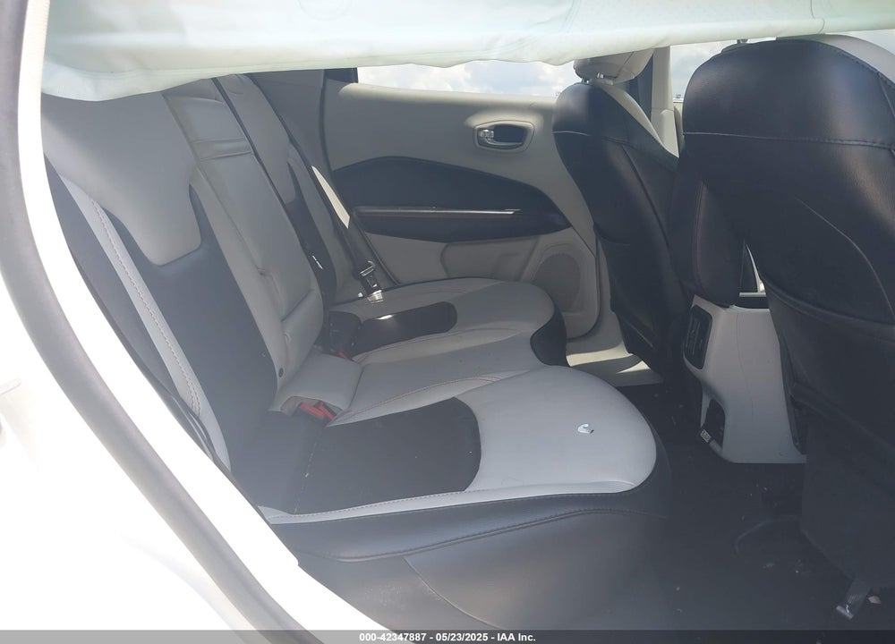 2019 JEEP COMPASS LIMITED FWD VIN: 3C4NJCCBXKT725774