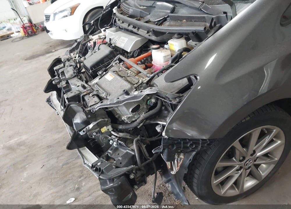 2016 TOYOTA PRIUS V FIVE/FOUR/THREE/TWO VIN: JTDZN3EU8GJ043883