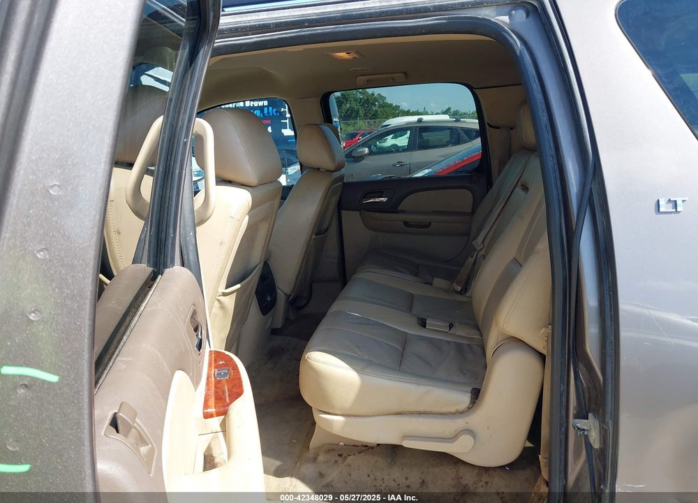 2011 CHEVROLET SUBURBAN 1500 LT1 VIN: 1GNSCJE03BR396610