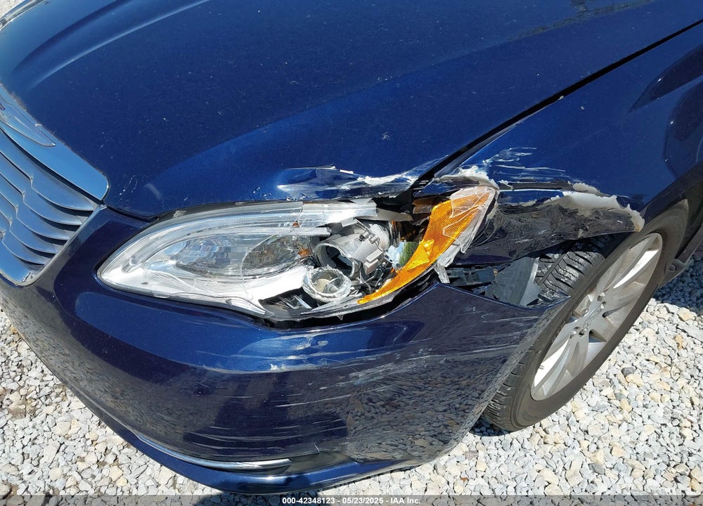 2014 CHRYSLER 200 VIN: 1C3CCBBB8EN117872