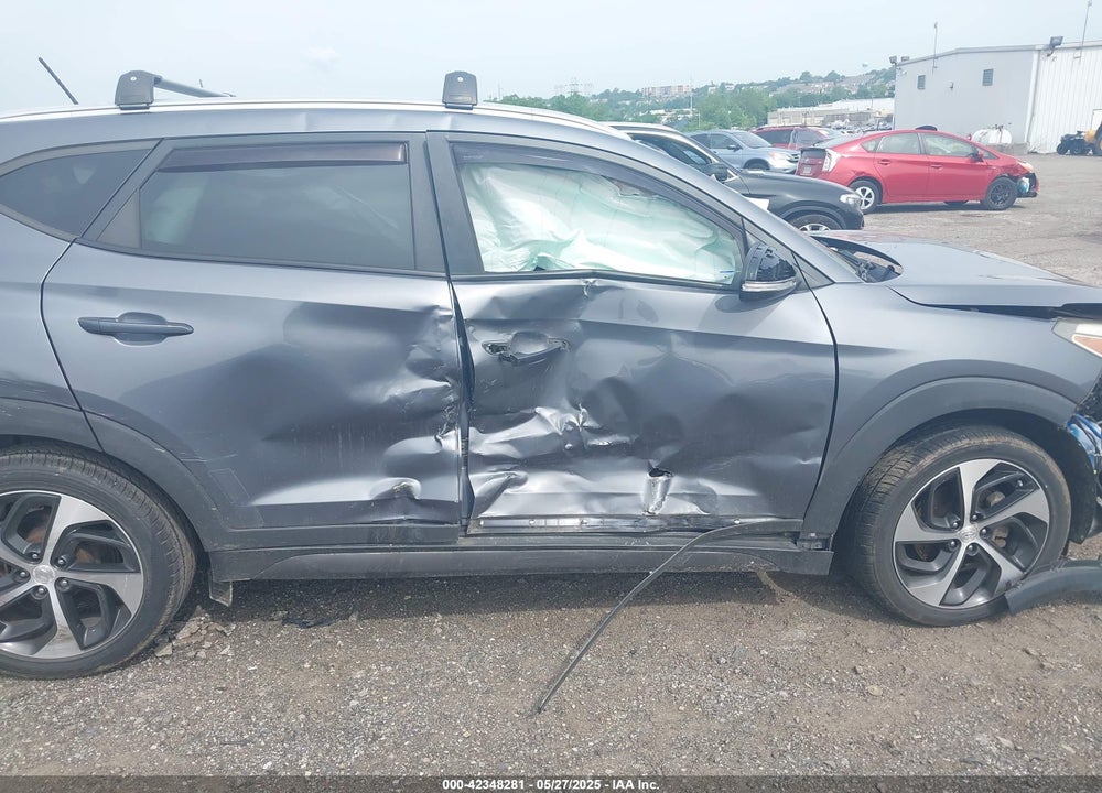 2016 HYUNDAI TUCSON SPORT VIN: KM8J3CA28GU095533