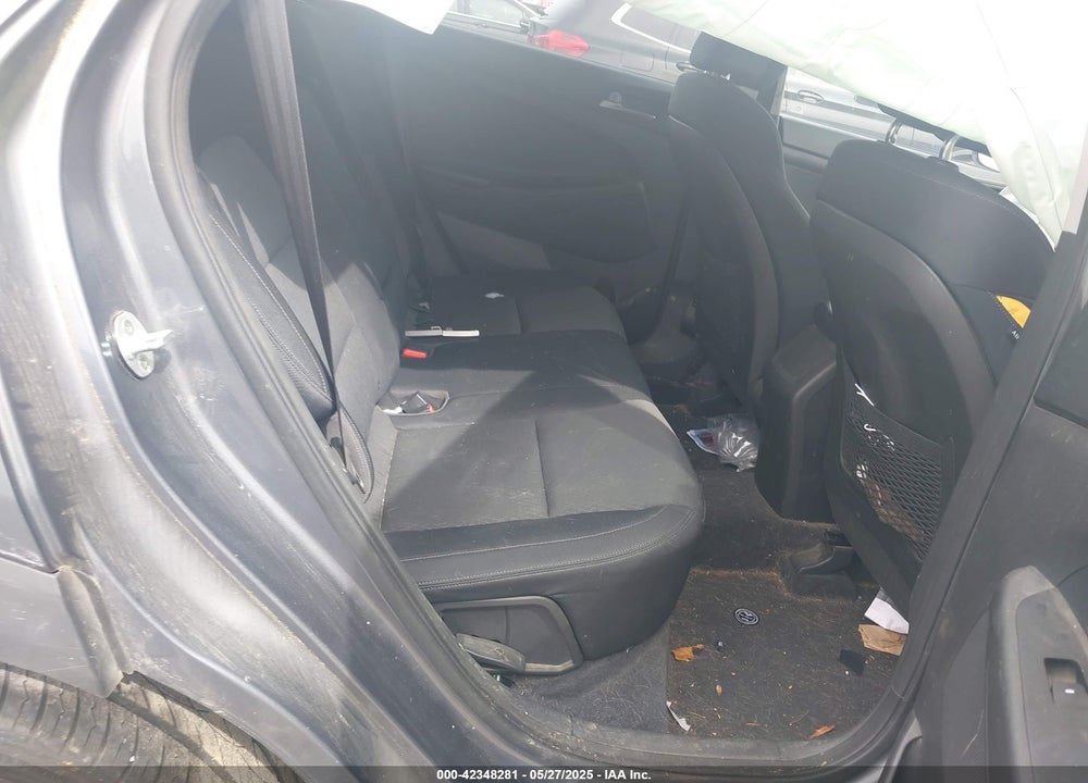 2016 HYUNDAI TUCSON SPORT VIN: KM8J3CA28GU095533