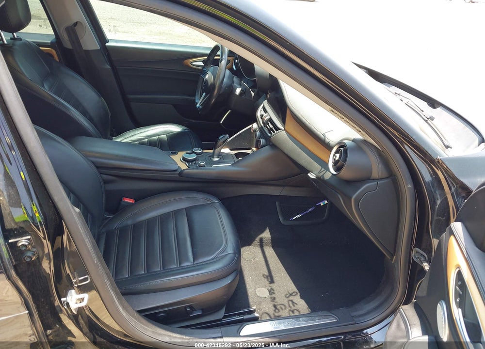 2018 ALFA ROMEO GIULIA VIN: ZARFAEEN9J7576371