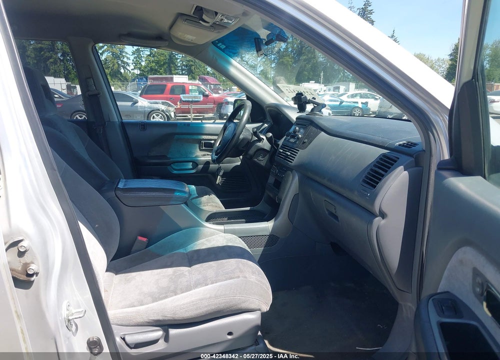 2004 HONDA PILOT EX VIN: 2HKYF18414H570130