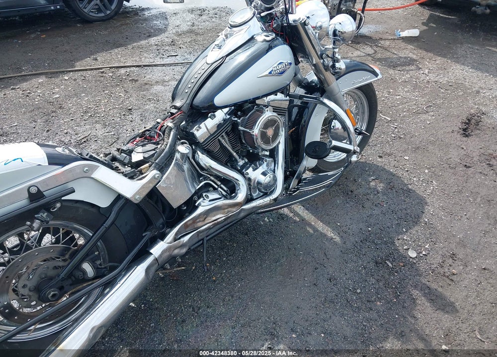 2013 HARLEY-DAVIDSON FLSTC HERITAGE SOFTAIL CLASSIC VIN: 1HD1BWV12DB036977