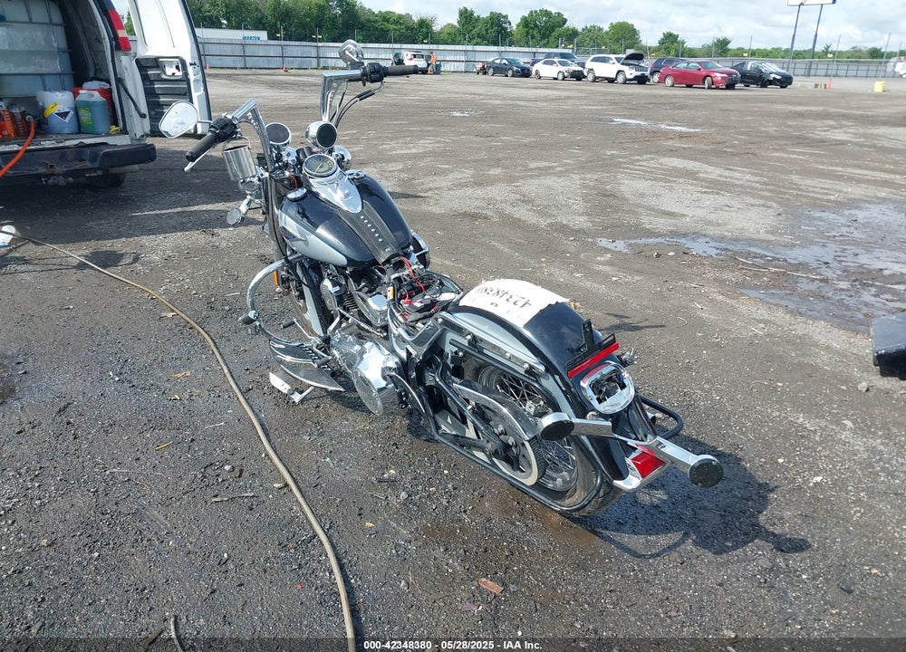 2013 HARLEY-DAVIDSON FLSTC HERITAGE SOFTAIL CLASSIC VIN: 1HD1BWV12DB036977