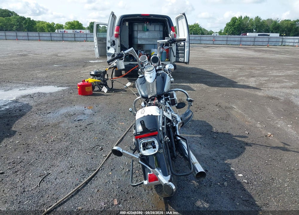 2013 HARLEY-DAVIDSON FLSTC HERITAGE SOFTAIL CLASSIC VIN: 1HD1BWV12DB036977