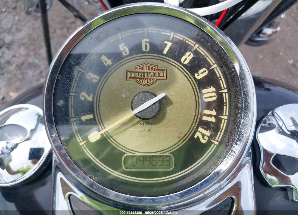 2013 HARLEY-DAVIDSON FLSTC HERITAGE SOFTAIL CLASSIC VIN: 1HD1BWV12DB036977