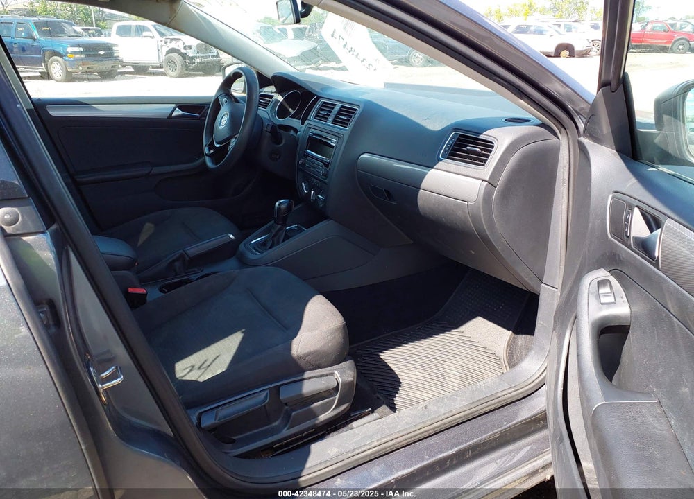2015 VOLKSWAGEN JETTA 1.8T SE VIN: 3VWD07AJ7FM348009