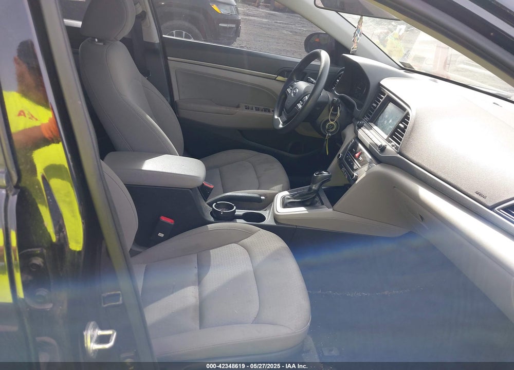 2018 HYUNDAI ELANTRA SEL VIN: KMHD84LF6JU475448