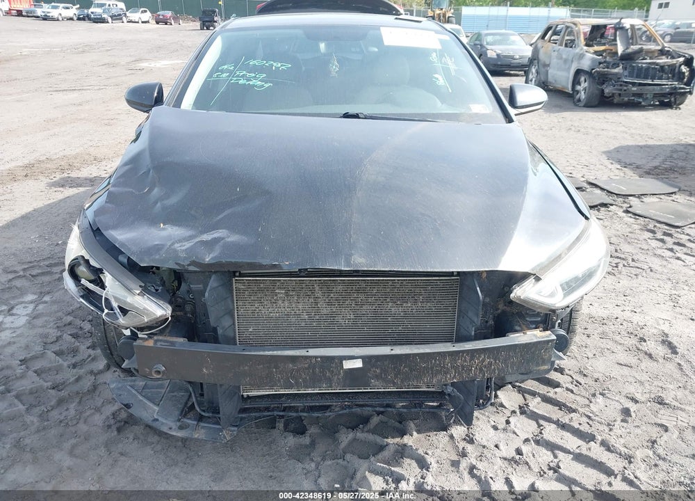 2018 HYUNDAI ELANTRA SEL VIN: KMHD84LF6JU475448