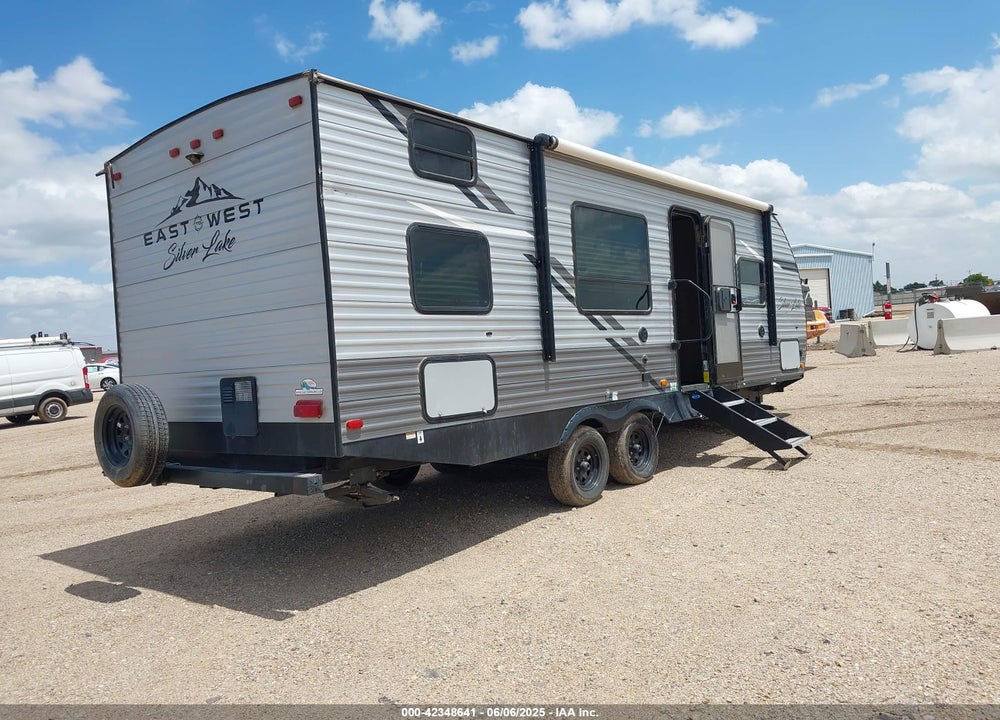 2021 FOREST RIVER SILVER LAKE TRAVEL TRAILER 31' VIN: 5ZT2SKSBXM9007115