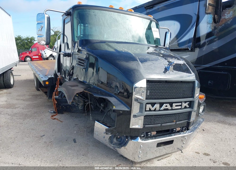 2024 MACK MD VIN: 1M2MDBAA3RS011418