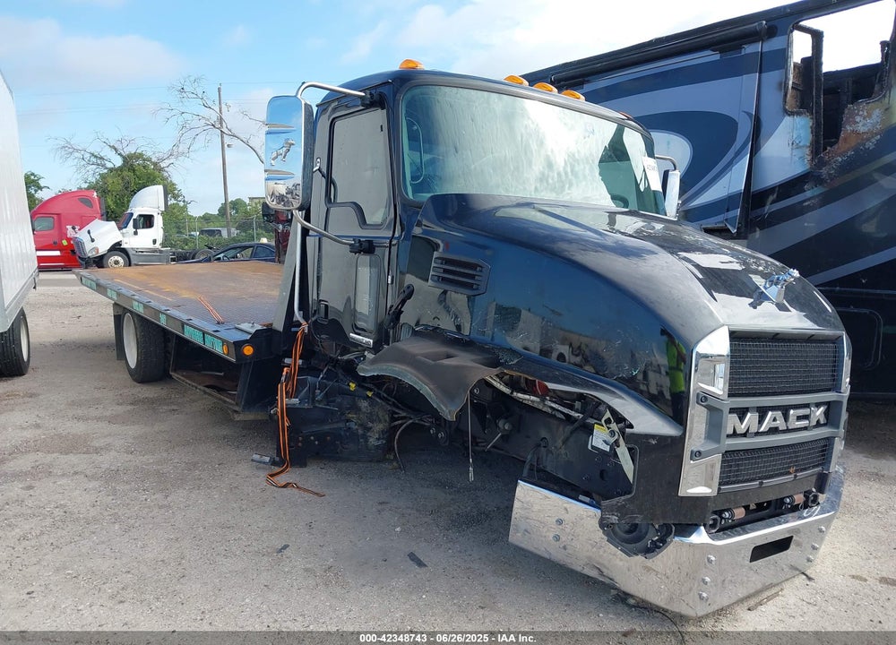 2024 MACK MD VIN: 1M2MDBAA3RS011418