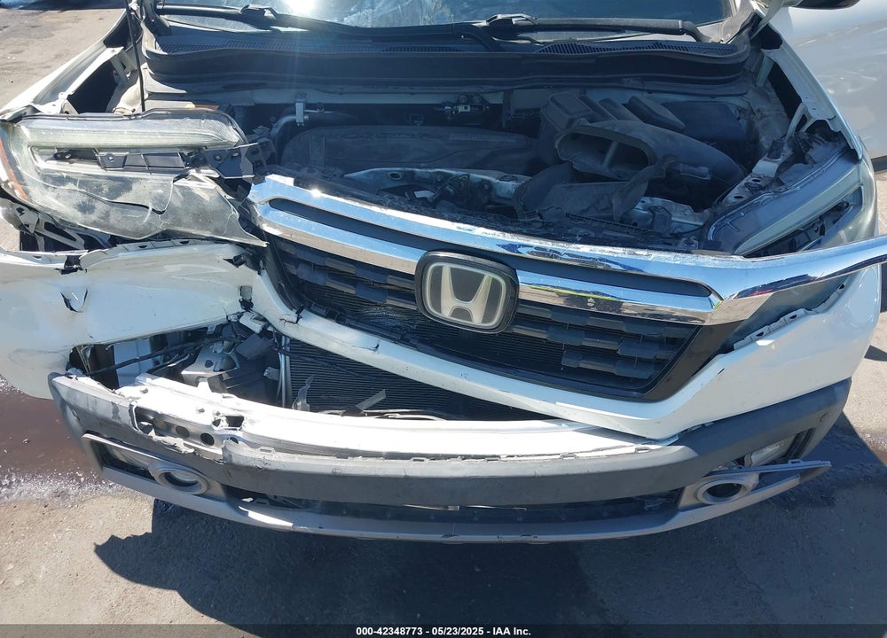 2019 HONDA RIDGELINE RTL-E VIN: 5FPYK3F74KB009279