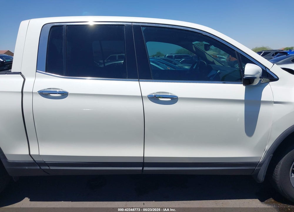 2019 HONDA RIDGELINE RTL-E VIN: 5FPYK3F74KB009279