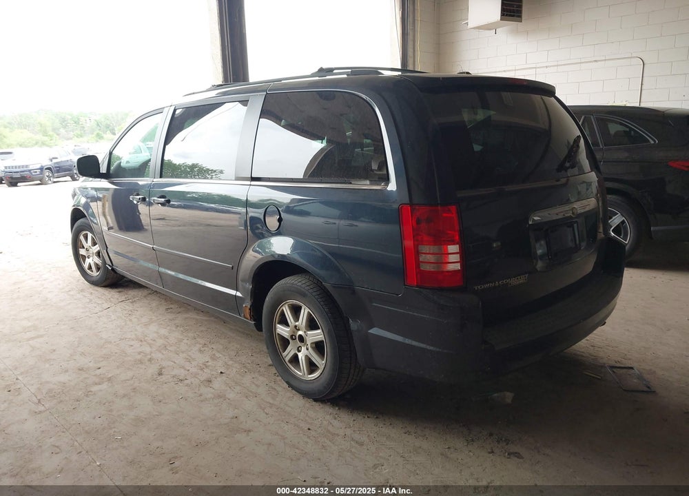 2008 CHRYSLER TOWN & COUNTRY VIN: 2A8HR54P58R828889
